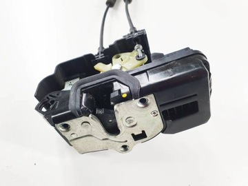 CHEVROLET CAPTIVA 2006R ZÁMEK DVEŘE PRAVÝ PŘEDNÍ 8-PIN EVROPA