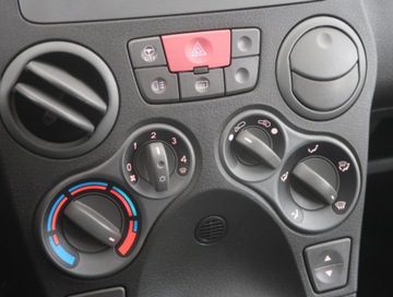 Fiat Panda II Hatchback 5d 1.2 69KM 2012 Fiat Panda 1.2, Salon Polska, Klima, zdjęcie 11