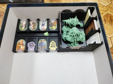 Глубины ужаса, красочная вставка