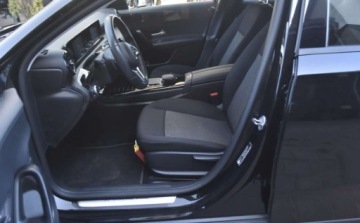 Mercedes Klasa A W177/V177 2021 Mercedes-Benz Klasa A Mercedes-Benz Klasa A 200 CDI (BlueEFFICIENCY) 7G-DC, zdjęcie 7