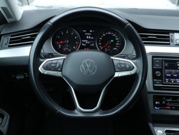 Volkswagen Passat B8 Variant Facelifting 1.5 TSI EVO 150KM 2020 VW Passat 1.5 TSI, Salon Polska, Serwis ASO, zdjęcie 17