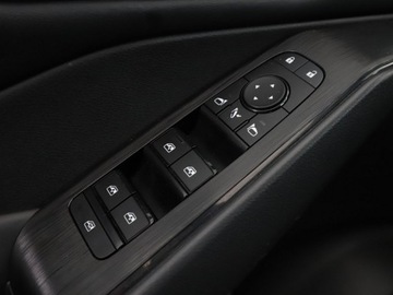 Nissan Qashqai III Crossover 1.3 DIG-T MHEV 140KM 2022 Nissan Qashqai MHEV Automatyczna klimatyzacja, zdjęcie 32