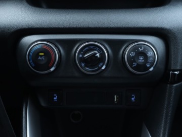 Toyota Yaris IV Hatchback 1.5 Dynamic Force 125KM 2023 Toyota Yaris 1.5 VVT-i, Salon Polska, zdjęcie 15