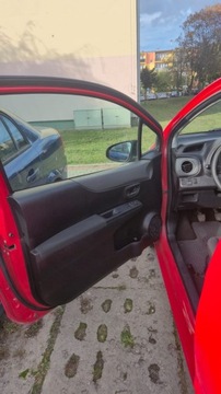 Toyota Yaris III Hatchback 5d 1.0 VVT-i 69KM 2013 Toyota Yaris III van (2-miejscowy z homologacją ciężarową) 2013r 1.0 benz., zdjęcie 4