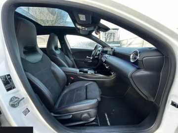 Mercedes Klasa A W177/V177 Hatchback 1.3 200 163KM 2021 Mercedes-Benz Klasa A 200 4-Matic AMG Line 8G-DCT 1.3 Benzyna 163KM 2021r, zdjęcie 23