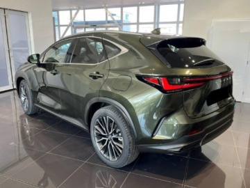 Lexus NX II SUV Facelifting 2.5 350h 200KM 2025 Od ręki - 350h Omotenashi 2.5 Hybrid AWD 200KM | Podgrzewane fotele!, zdjęcie 3