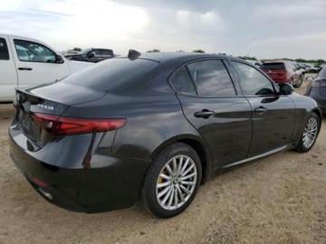 Alfa Romeo Giulia II Sedan 2.0 TBi 280KM 2018 Alfa Romeo Giulia 2018 ALFA ROMEO GIULIA TI Q4 2.0 Benzyna 280KM, zdjęcie 4