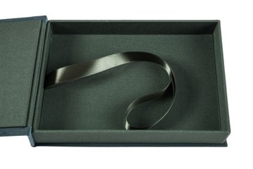 Коробочка для принтов, фотографий 15х23, бархат, гравировка, 12 цветов.