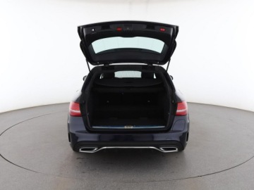 Mercedes Klasa C W205 Kombi Facelifting HYBRYDA 2.0 300 de 306KM 2020 Mercedes C 300 FV23% PHEV multi beam LED, zdjęcie 18