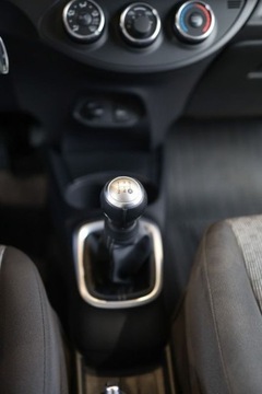 Toyota Yaris III Hatchback 5d Facelifting 1.0 VVT-i 69KM 2015 Toyota Yaris 1.0 Active EU6 Benzyna 69KM, zdjęcie 37