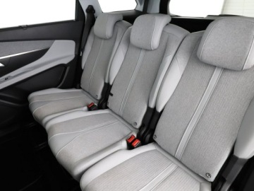 Peugeot 5008 II Crossover 1.5 BlueHDI 130KM 2019 Peugeot 5008 automat jasna tapicerka półskóry, zdjęcie 16