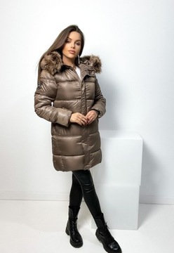 КОРОЛЕВСКОЕ ЗИМНЕЕ ПАЛЬТО С КАПЮШОНОМ И МЕХОМ L/40