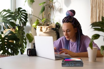 Индуктивное зарядное устройство ДЛЯ СМАРТФОНА Температурная станция с БУДИЛЬНИКОМ