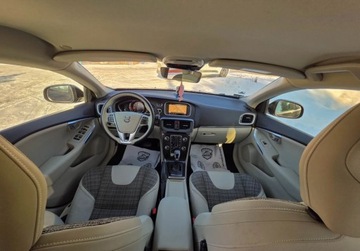 Volvo V40 II Hatchback Facelifting 1.5 T3 152KM 2017 Volvo V40 T3 AUTOMAT 1-Wl Salon Polska 2xOpony 1.5 Benzyna 152KM, zdjęcie 7