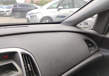 Opel Astra J Sedan 1.6 Twinport ECOTEC 115KM 2016 Opel Astra 2016r, Salonowa. 1.6 LPG. Uszkodzony prawy bok. Jezdzi. 1.6, zdjęcie 15