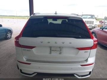 Volvo XC60 II 2023 Volvo XC 60 B5 Plus Dark Theme 2023 2.0l 2.0 Benzyna 247KM, zdjęcie 4