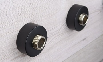 Крышка для настенного смесителя Розетка, закрывающая эксцентрики Розетки. Цвет: черный.