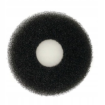 Набор кистей и спонжей для снятия макияжа.