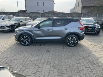 Volvo XC40 Crossover 2.0 T5 247KM 2019 Volvo XC 40 R design T5 AWD HAK Skóra Panorama, zdjęcie 1
