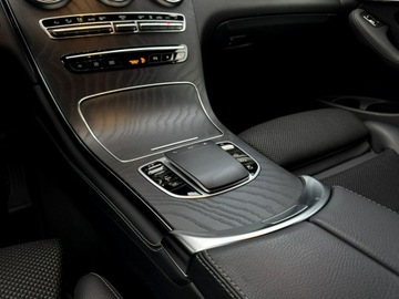 Mercedes GLC C253 SUV Plug-In 2.0 300e 320KM 2020 Mercedes GLC 300 e Hybryda Plug In 320KM 4Matic, zdjęcie 13