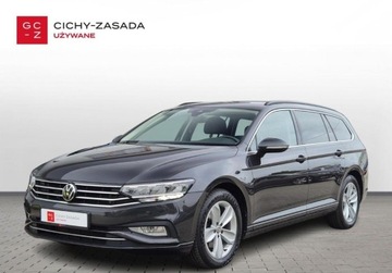 Volkswagen Passat B8 Variant Facelifting 2.0 TDI SCR 200KM 2021 Volkswagen Passat Business 2.0TDI 200KM DSG Hak Skora TravelAssist Kamera