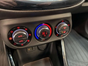 Opel Corsa E Hatchback 3d 1.4 Twinport 90KM 2015 Opel Corsa przestronny bezpieczny bezwypadkowy import Szwecja 1.4 benzyna, zdjęcie 30