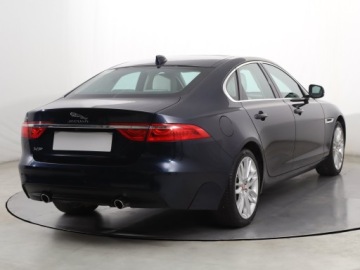 Jaguar XF II Sedan 2.0 i4D 240KM 2017 Jaguar XF 25d AWD, Salon Polska, 237 KM, 4X4, zdjęcie 4