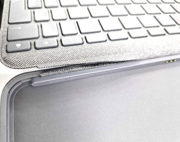 DEFEKT Klawiatura Logitech COMBO TOUCH iPad Pro 11 QWERTZ 18C64