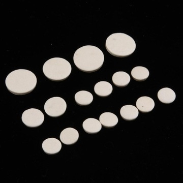 17 . Отверстие для подушечек кларнета