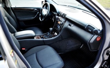 Mercedes Klasa C W203 Sedan W203 2.1 (C 220 CDI) 143KM 2004 Mercedes-Benz Klasa C Klimatyzacja, Tempomat, Zadbany, Serwisowany 2.1, zdjęcie 7