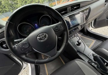 Toyota Auris II Touring Sports Facelifting 1.8 Hybrid 136KM 2016 Toyota Auris 1.8 HYBRYDA 136KM BEZWYPADKOWA kamera gwarancja 1.8, zdjęcie 28