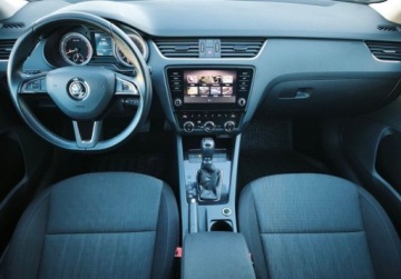 Skoda Octavia III Liftback Facelifting 1.5 TSI ACT 150KM 2019 Skoda Octavia Style Pakiet Amazing, Tempomat, Kamera, Podgrzewane fotele,, zdjęcie 3