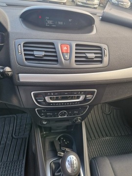 Renault Megane III Hatchback 1.4 16v TCe 130KM 2009 Renault Megane Serwisowane. Klimatronic, zdjęcie 17