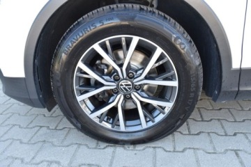 Volkswagen Tiguan II SUV Facelifting 2.0 TDI 150KM 2022 Volkswagen Tiguan LIFE 2.0 TDI DSG Podgrz.fotele Climatronic Czujniki LED, zdjęcie 37