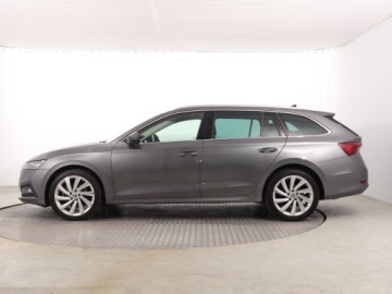 Skoda Octavia IV Kombi 2.0 TDI SCR 200KM 2022 Skoda Octavia 2.0 TDI, Salon Polska, zdjęcie 2