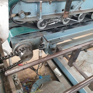 Линейная фальцевально-склеивающая машина Vega 2400 с автоподатчиком