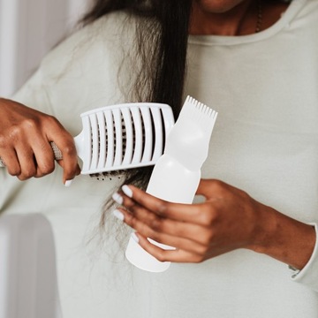 Флакон-аппликатор с расческой для окрашивания – эргономичный дизайн.