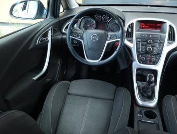 Opel Astra J Sports Tourer 1.4 Turbo ECOTEC 140KM 2011 Opel Astra 1.4 T, GAZ, Klima, Klimatronic, zdjęcie 6
