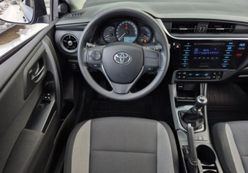 Toyota Auris II Hatchback 5d Facelifting 1.33 Dual VVT-i 99KM 2016 Toyota Auris SalonPL 1.33 99KM Active Klima Alu15 Bezwypadkowy Bluetooth L, zdjęcie 17