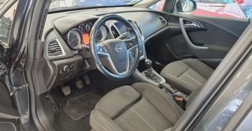 Opel Astra J Sports Tourer Facelifting 1.7 CDTI ECOTEC 110KM 2014 Opel Astra 1.7 CDTI 110KM Bogata wersja 1.7 Diesel 110KM, zdjęcie 12