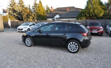 Opel Astra J Hatchback 5d 1.4 Turbo ECOTEC 140KM 2012 Opel Astra 1.4 Benzyna Xenon Tempomat Cz. parkowania Klimatyzacja 1.4 140KM, zdjęcie 10