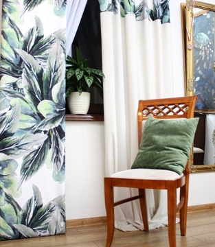 Материальная бархатная велюровая ткань для штор с большими зелеными цветками шириной 150