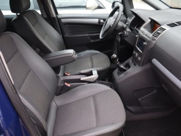 Opel Zafira B 1.9 CDTI ECOTEC 100KM 2007 Opel Zafira 1.9 CDTI, 7 miejsc, HAK, Klima,ALU, zdjęcie 8