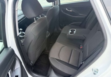 Hyundai i30 II Wagon Facelifting 1.6 CRDi 110KM 2017 Hyundai i30 1.6Crdi 110 PS NAVI Kamera Extra stan 1.6 Diesel 110KM, zdjęcie 10