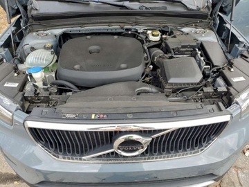 Volvo XC40 2021 Volvo XC 40 T4 Momentum 2021 2.0 Benzyna 187KM, zdjęcie 6
