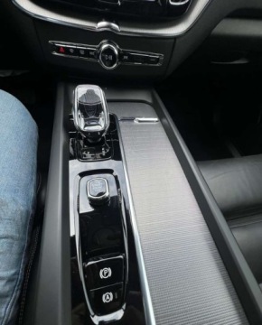 Volvo XC60 II 2023 Volvo XC 60 Automat Elektryczna klapa 4x4 2.0 Diesel 197KM, zdjęcie 15
