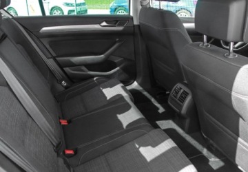 Volkswagen Passat B8 Limousine Facelifting 1.5 TSI EVO 150KM 2021 Volkswagen Passat 1.5TSI 150KM Business, Tempomat Aktywny, Czujniki Parkow, zdjęcie 12