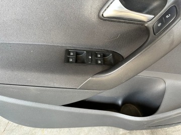 ОБИВКА ДВЕРИ СЛЕВА СПЕРЕДИ, VW POLO 6R0