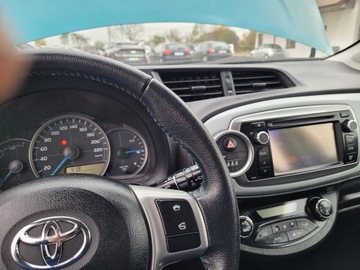 Toyota Yaris III Hatchback 5d Hybrid 100KM 2013 TOYOTA YARIS III HYBRID 1.5VVT-I AUTOMAT !!! WARTO !!!, zdjęcie 33