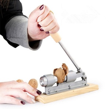 ЩЕЛКУНЧИК НА ПРОЧНОЙ СТАЛЬНОЙ ПОДСТАВКЕ